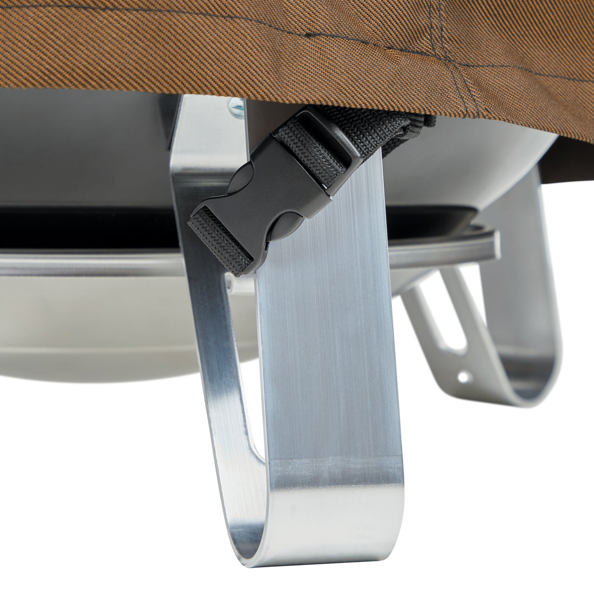 56-273_Patio_Easygoing Covers_SmokerRound_Clip_Detail.jpg