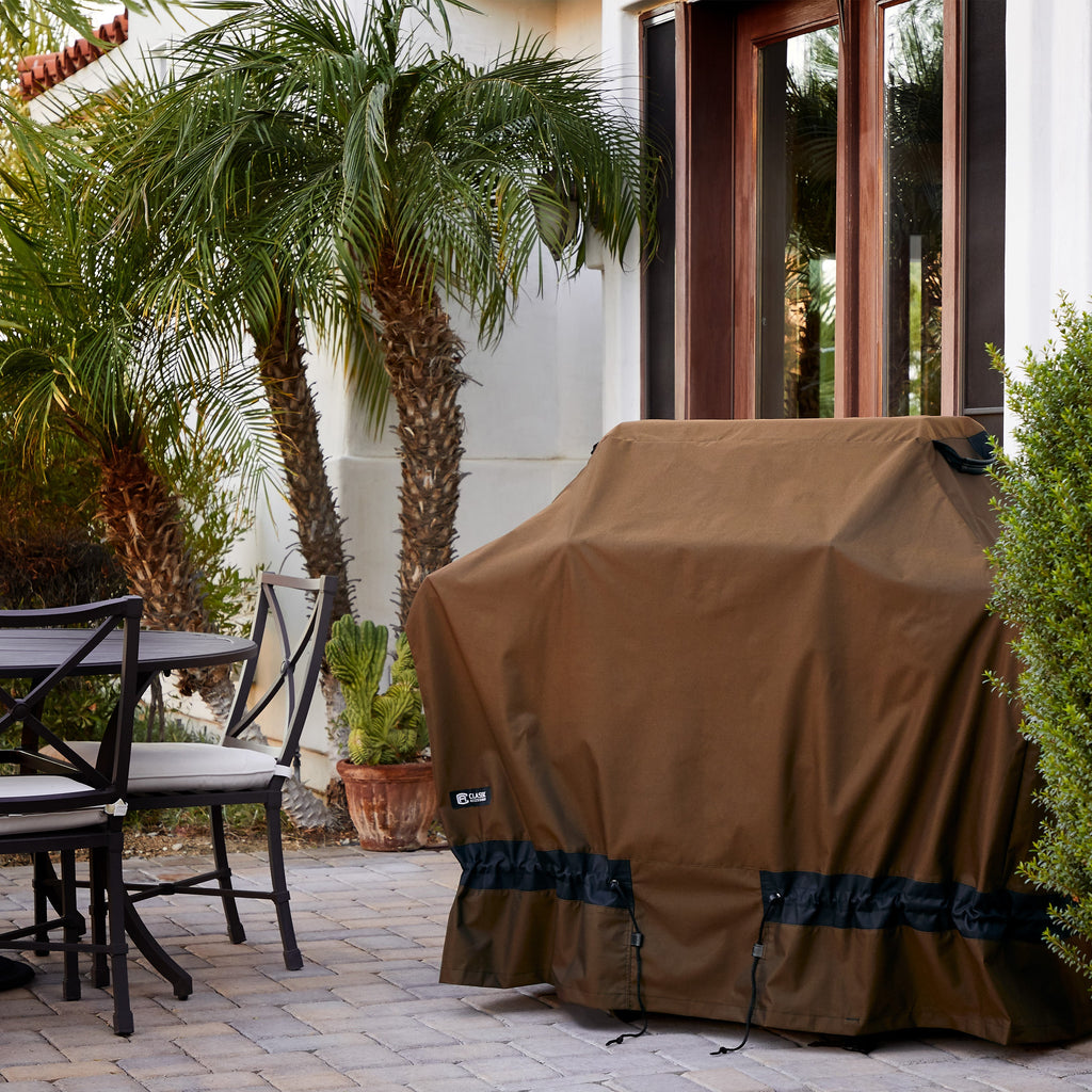 56-270_Patio_Easygoing Covers_BBQCartGrillCover_Lifestyle.jpg